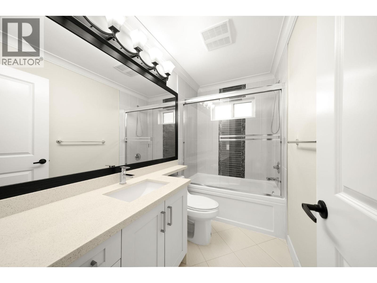 7028 Broadway, Burnaby, British Columbia  V5A 1R8 - Photo 21 - R3165648