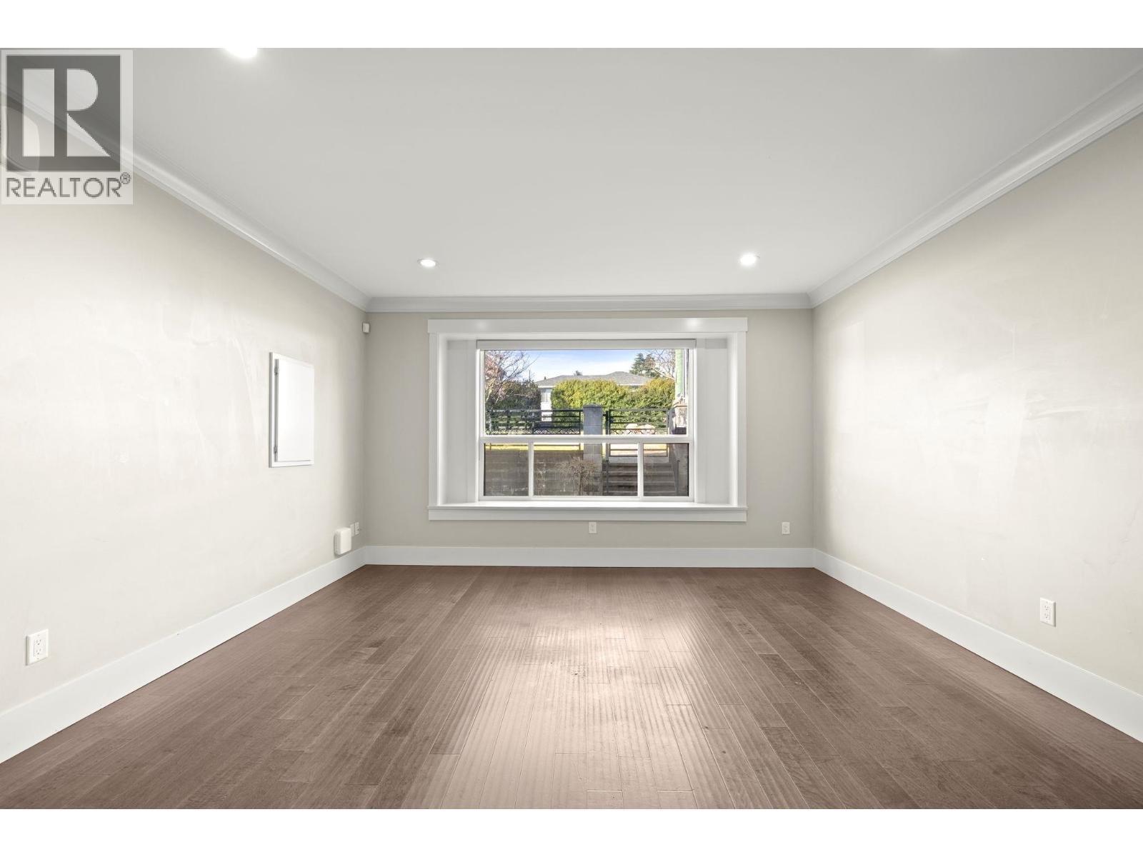 7028 Broadway, Burnaby, British Columbia  V5A 1R8 - Photo 28 - R3165648