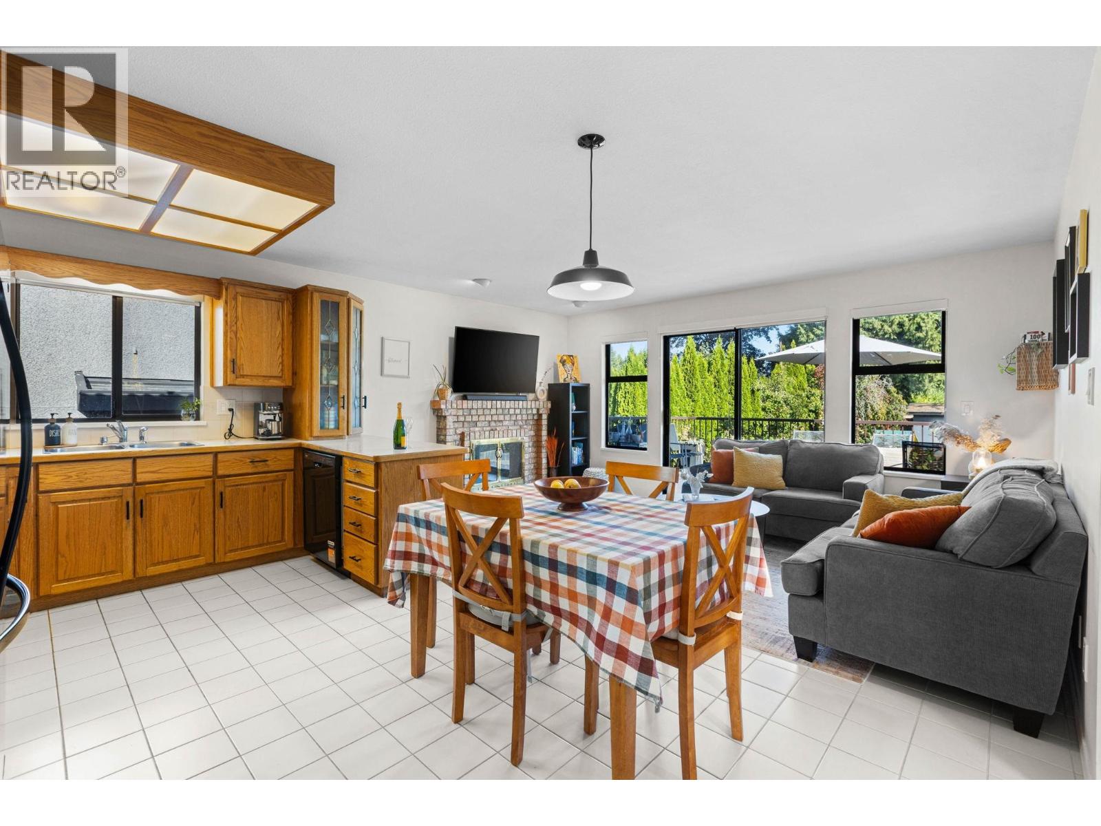 7127 Halifax Street, Burnaby, British Columbia  V5A 1M1 - Photo 11 - R3165675