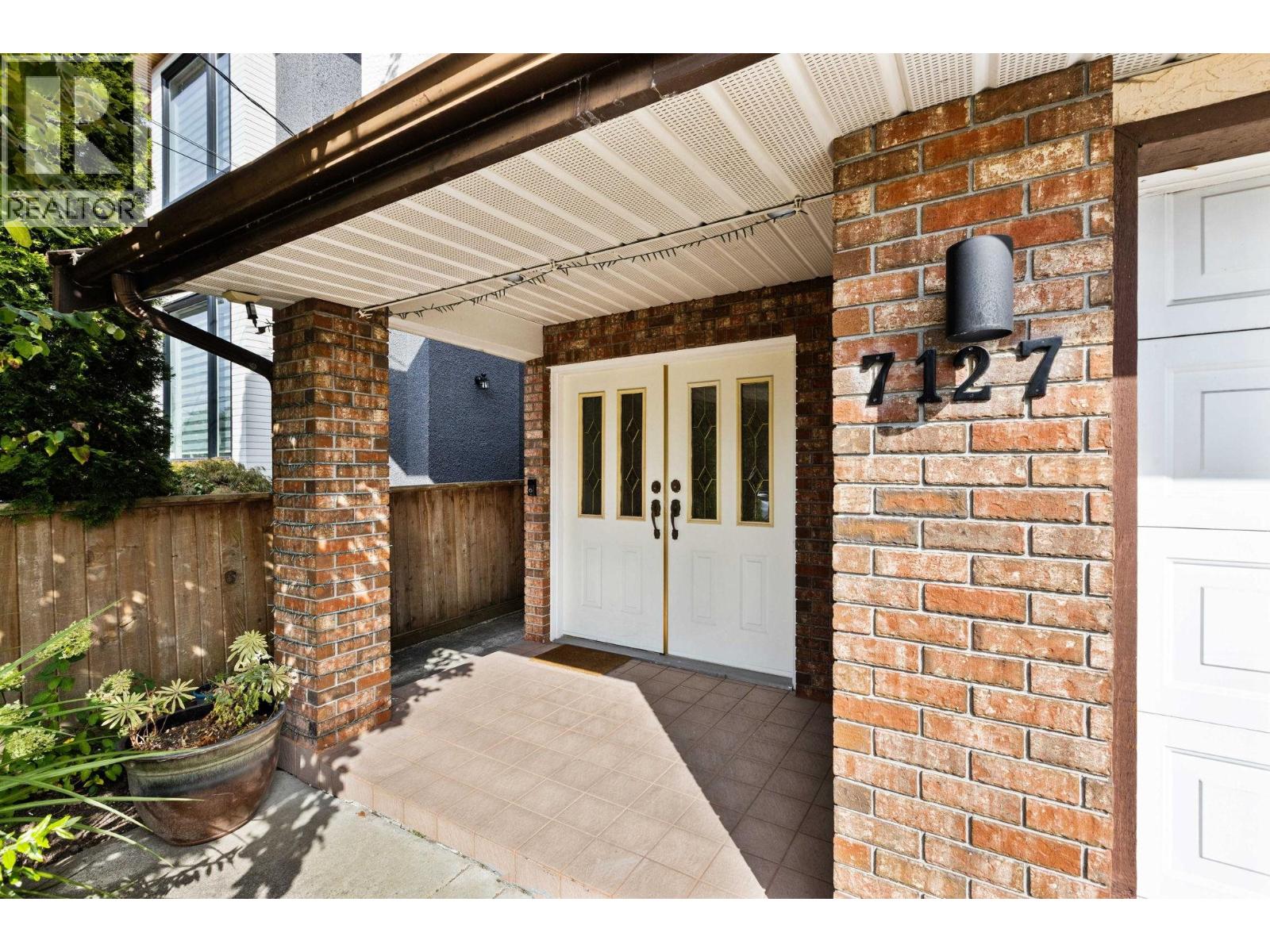 7127 Halifax Street, Burnaby, British Columbia  V5A 1M1 - Photo 4 - R3165675