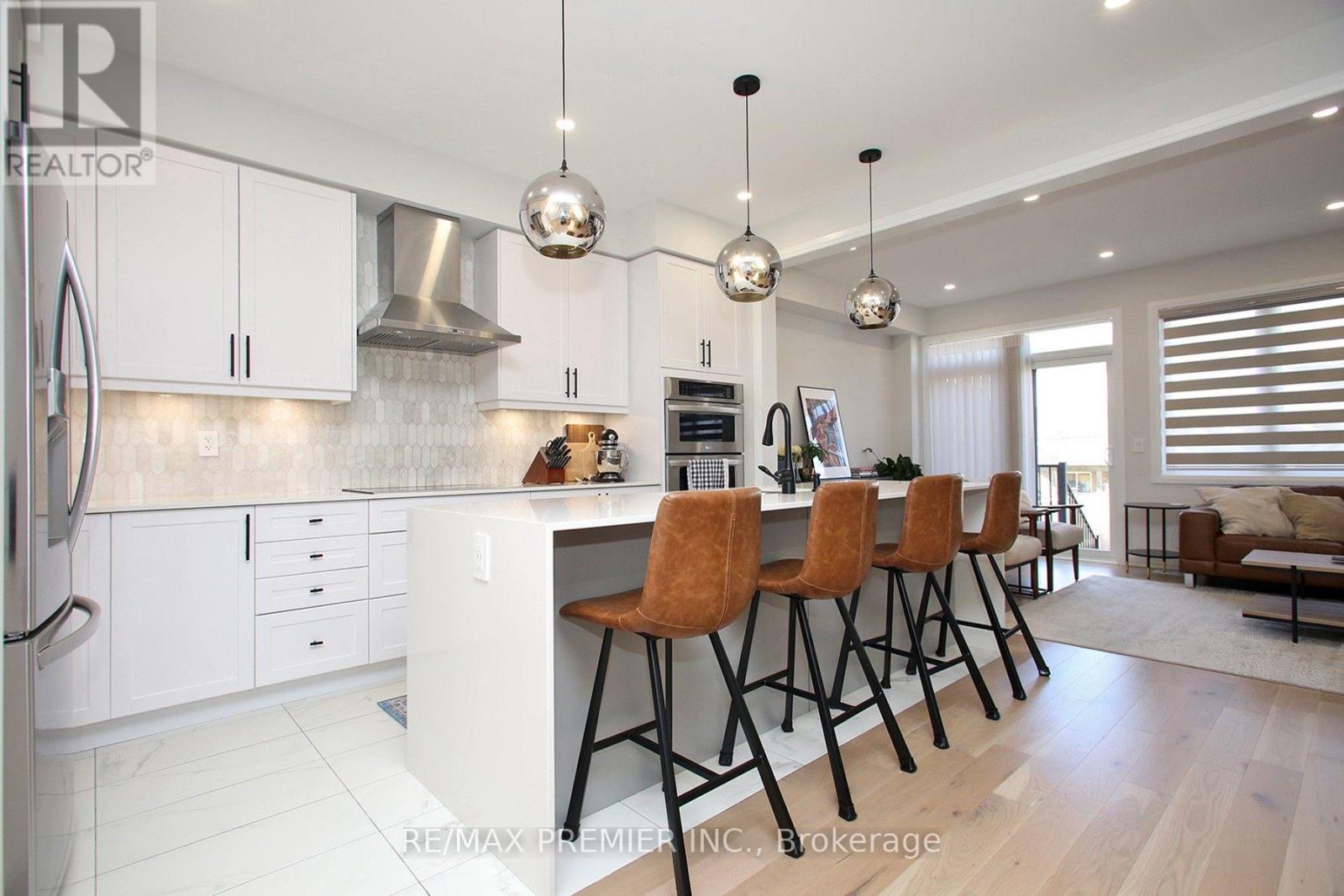 18 Landolfi Way, Bradford West Gwillimbury (Bradford), Ontario  L3Z 4L6 - Photo 6 - N13787078