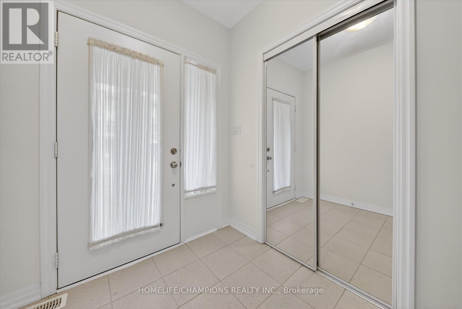 39 Delano Way, Newmarket, Ontario  L3X 0L4 - Photo 5 - N13787096
