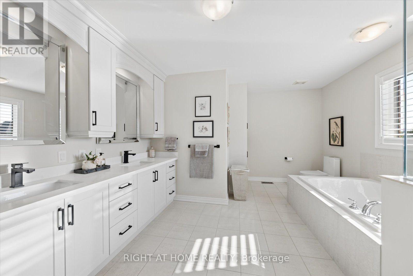 12 Roderick Court, Richmond Hill, Ontario  L4E 0B4 - Photo 23 - N13787174