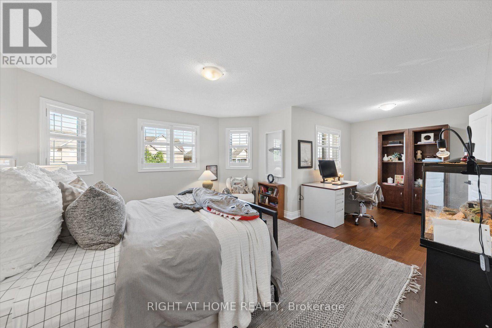 12 Roderick Court, Richmond Hill, Ontario  L4E 0B4 - Photo 26 - N13787174