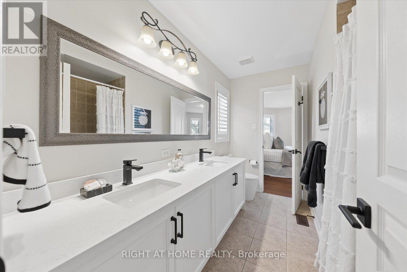 12 Roderick Court, Richmond Hill, Ontario  L4E 0B4 - Photo 27 - N13787174