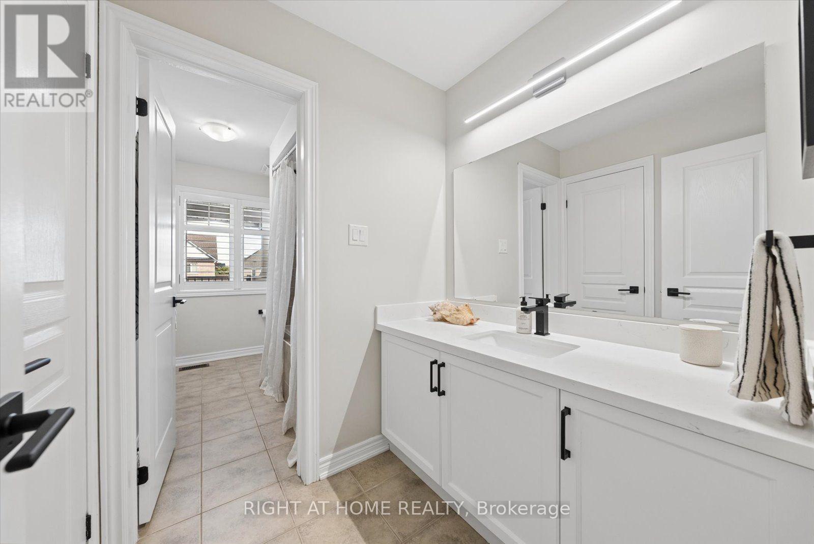 12 Roderick Court, Richmond Hill, Ontario  L4E 0B4 - Photo 33 - N13787174