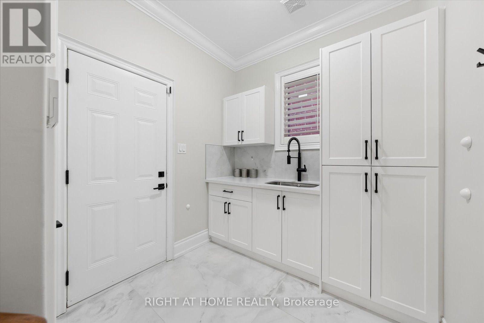 12 Roderick Court, Richmond Hill, Ontario  L4E 0B4 - Photo 37 - N13787174