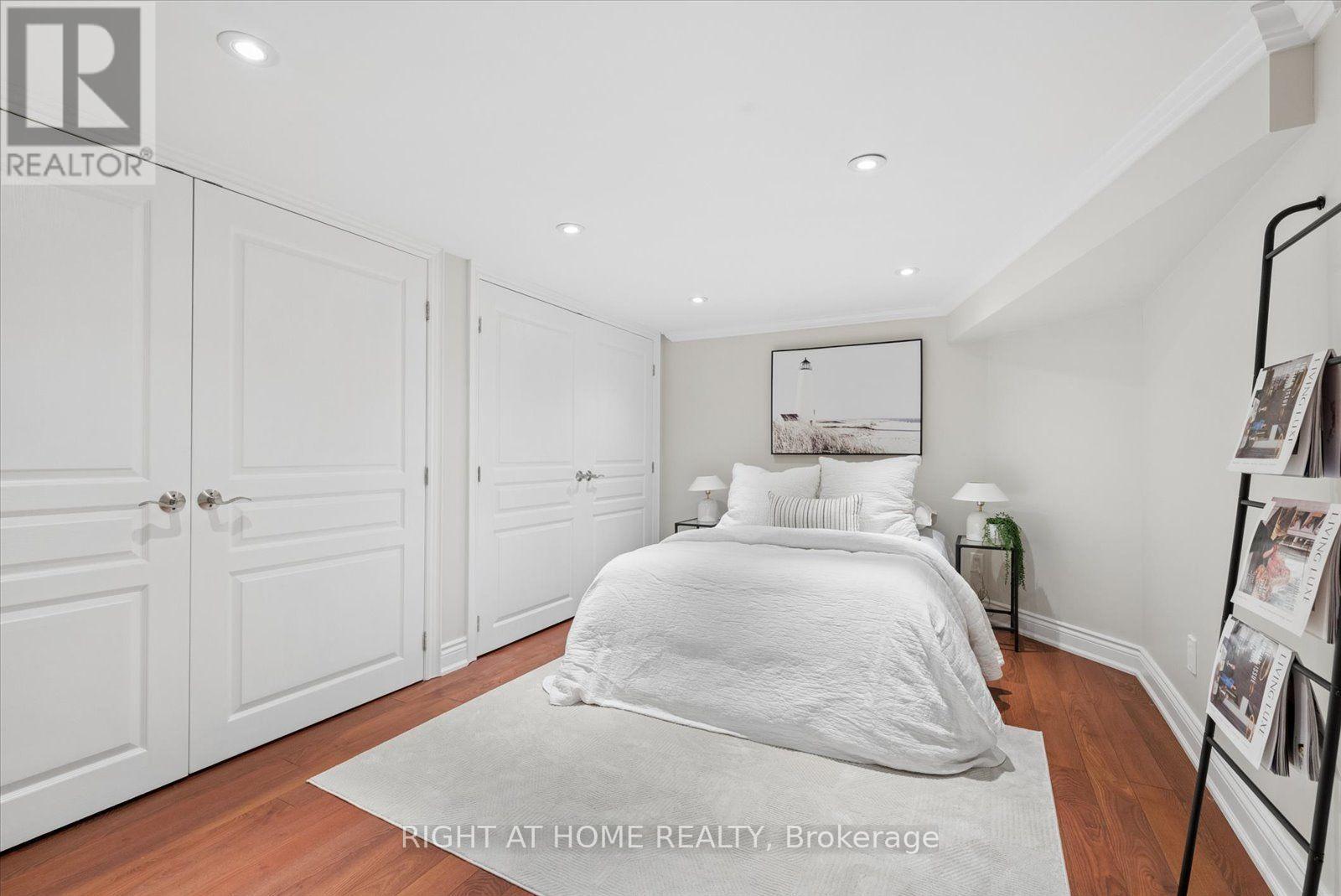 12 Roderick Court, Richmond Hill, Ontario  L4E 0B4 - Photo 43 - N13787174