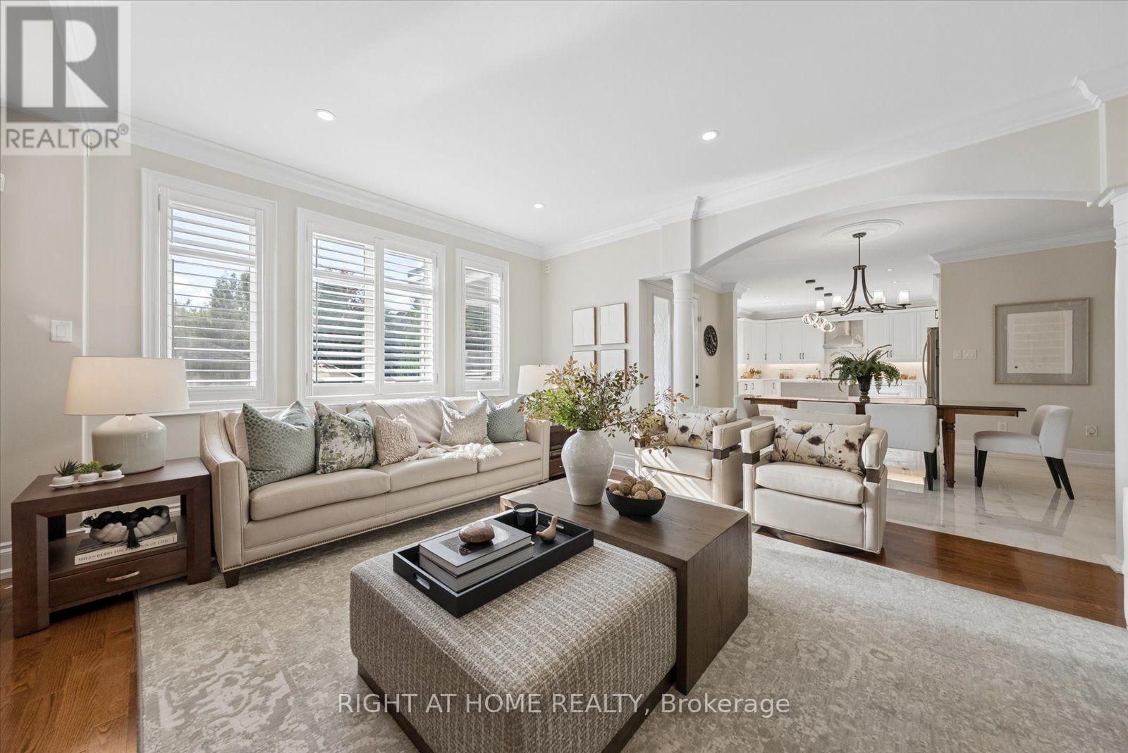 12 Roderick Court, Richmond Hill, Ontario  L4E 0B4 - Photo 5 - N13787174