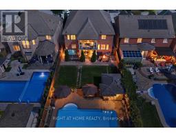 12 RODERICK COURT, Richmond Hill, Ontario
