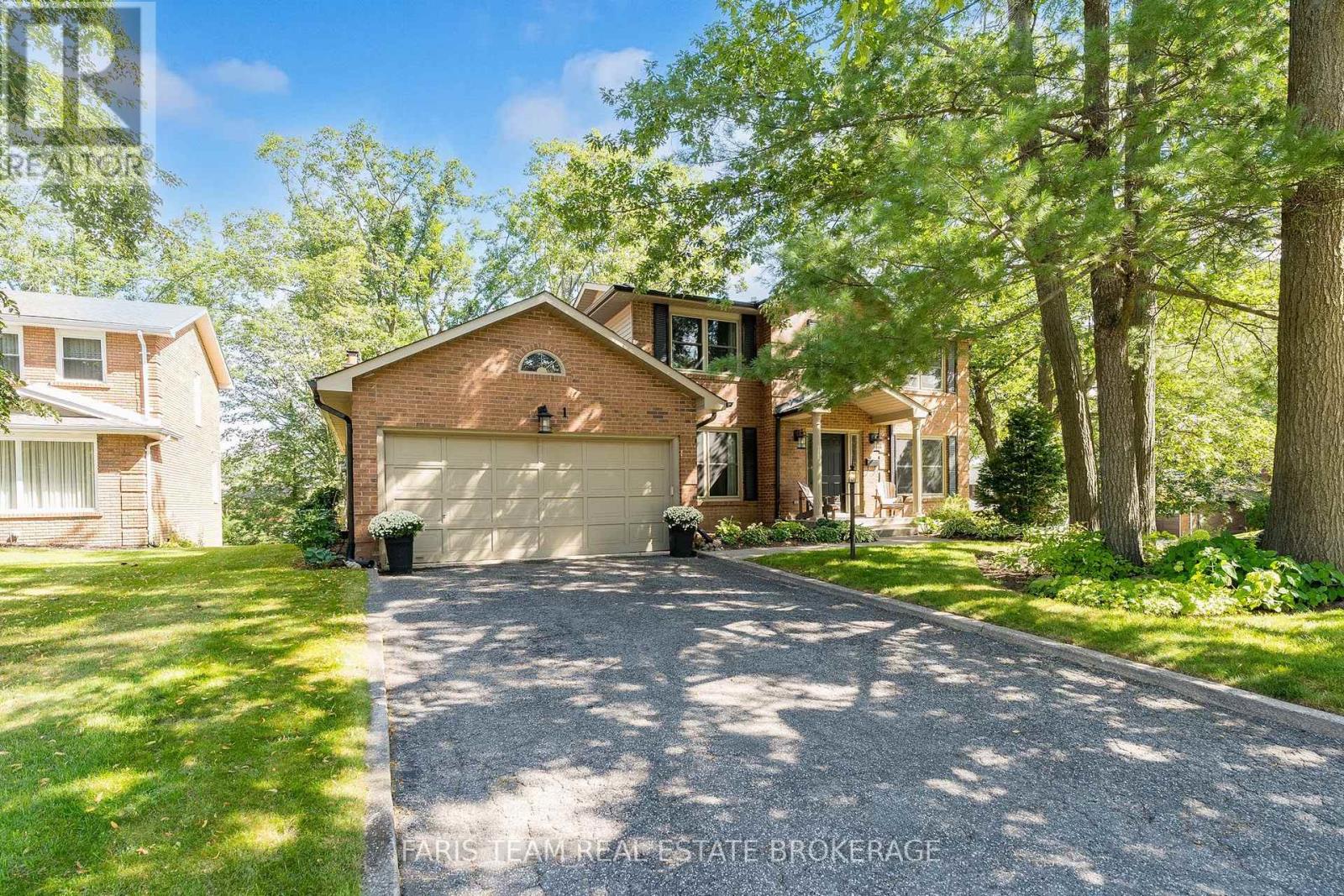 1 Susan Place, Barrie (Sunnidale), Ontario  L4N 5P3 - Photo 1 - S13787116