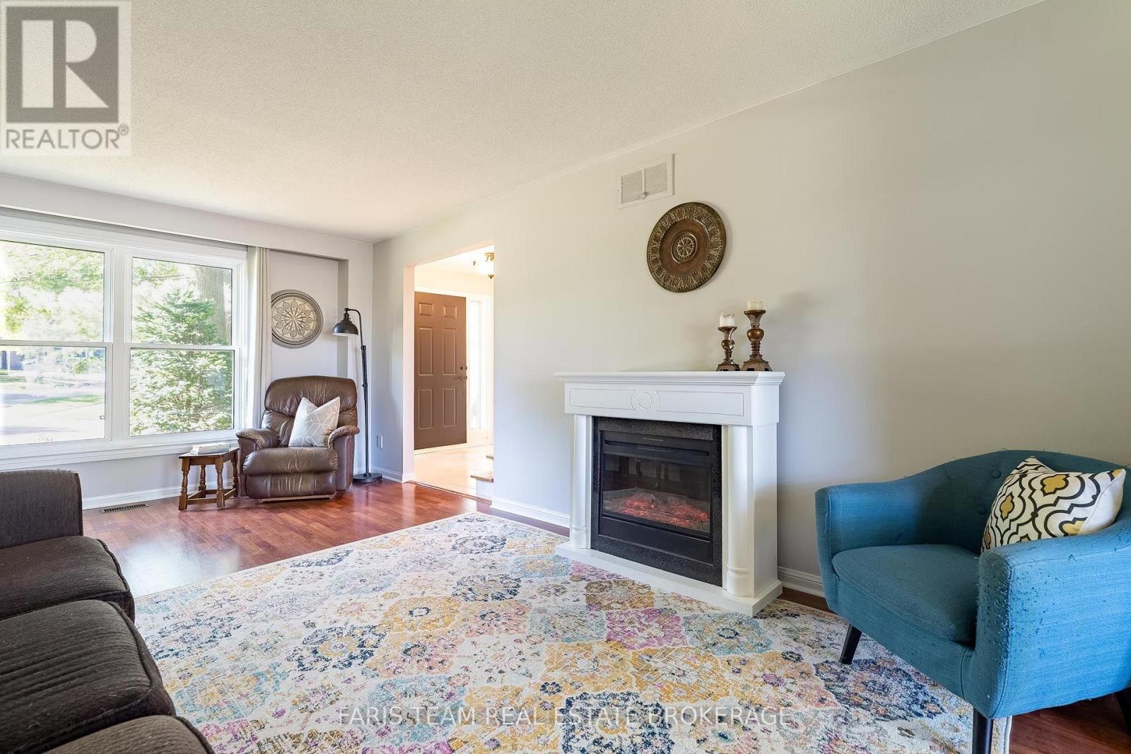 1 Susan Place, Barrie (Sunnidale), Ontario  L4N 5P3 - Photo 16 - S13787116