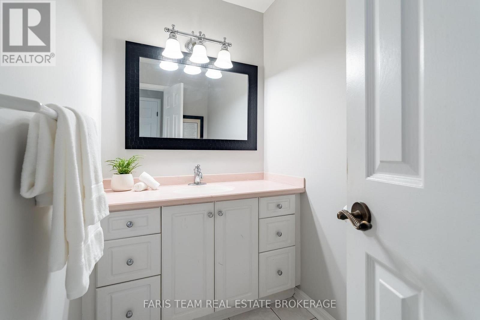 1 Susan Place, Barrie (Sunnidale), Ontario  L4N 5P3 - Photo 20 - S13787116