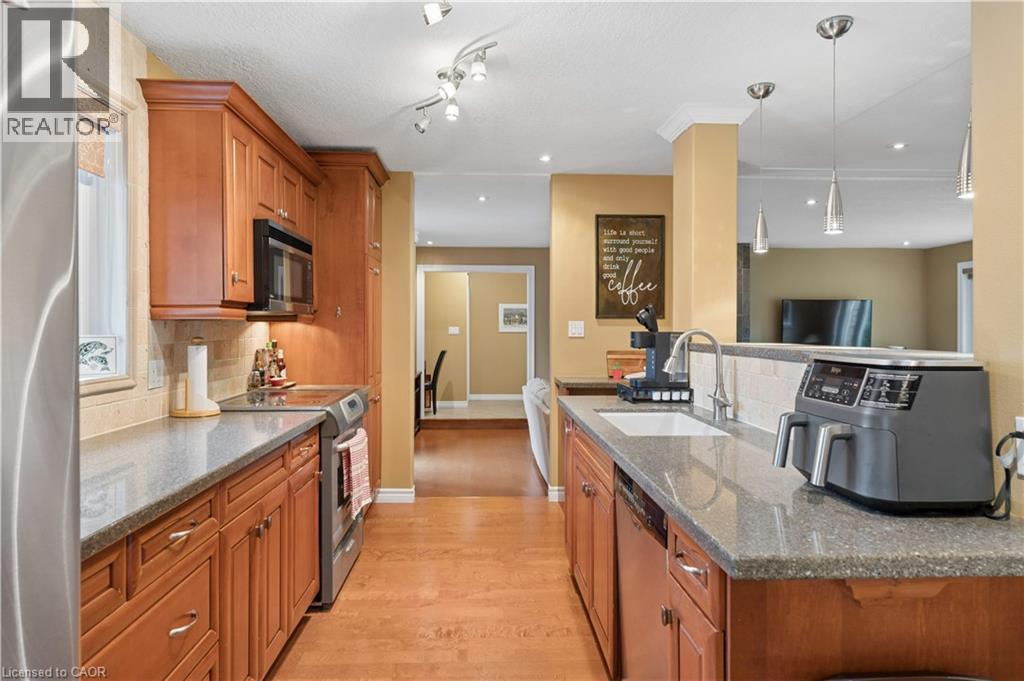 373 Forestlawn Road, Waterloo, Ontario  N2K 2J4 - Photo 10 - 40862074