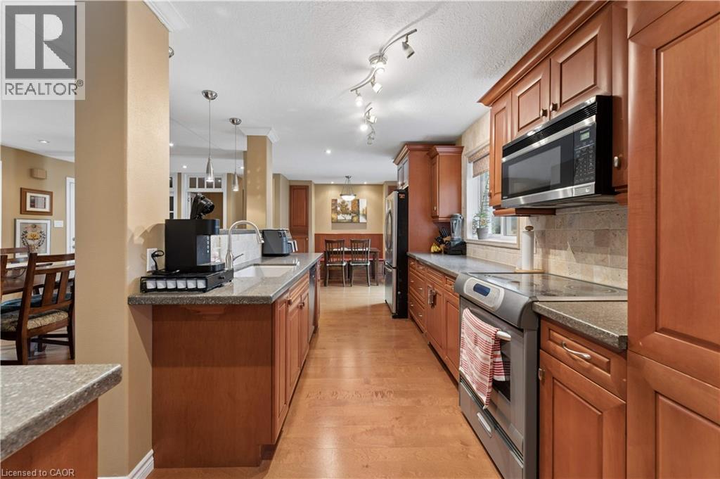 373 Forestlawn Road, Waterloo, Ontario  N2K 2J4 - Photo 8 - 40862074