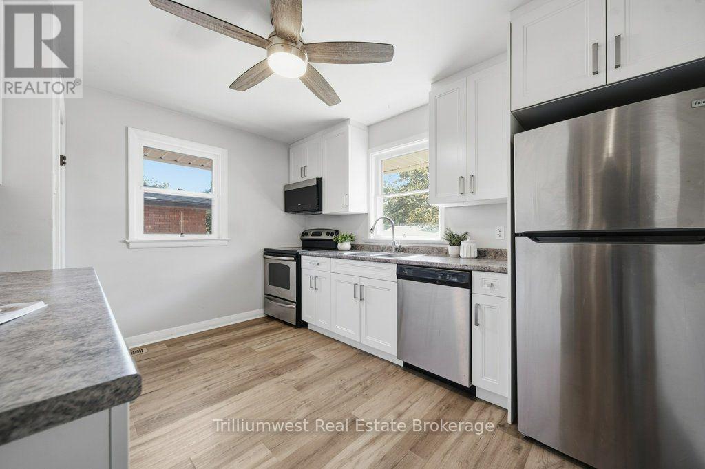 18 Maywood Road, Waterloo, Ontario N2C 2A3 - Photo 12 - X13787068
