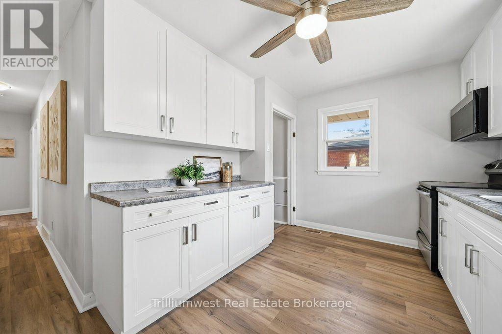 18 Maywood Road, Waterloo, Ontario N2C 2A3 - Photo 13 - X13787068
