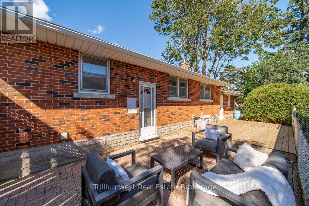 18 Maywood Road, Waterloo, Ontario N2C 2A3 - Photo 35 - X13787068