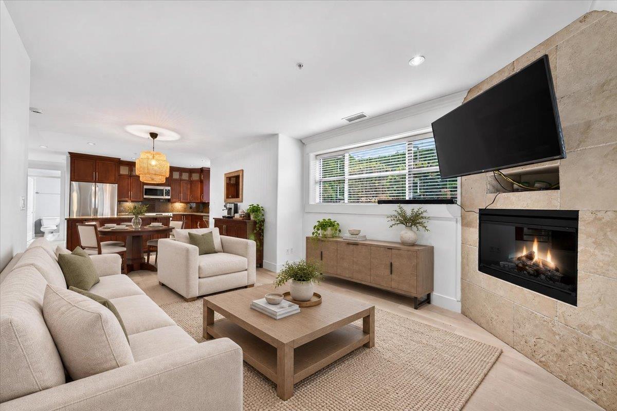 102 15164 Prospect Avenue, White Rock, British Columbia  V4B 3B9 - Photo 3 - R3165659