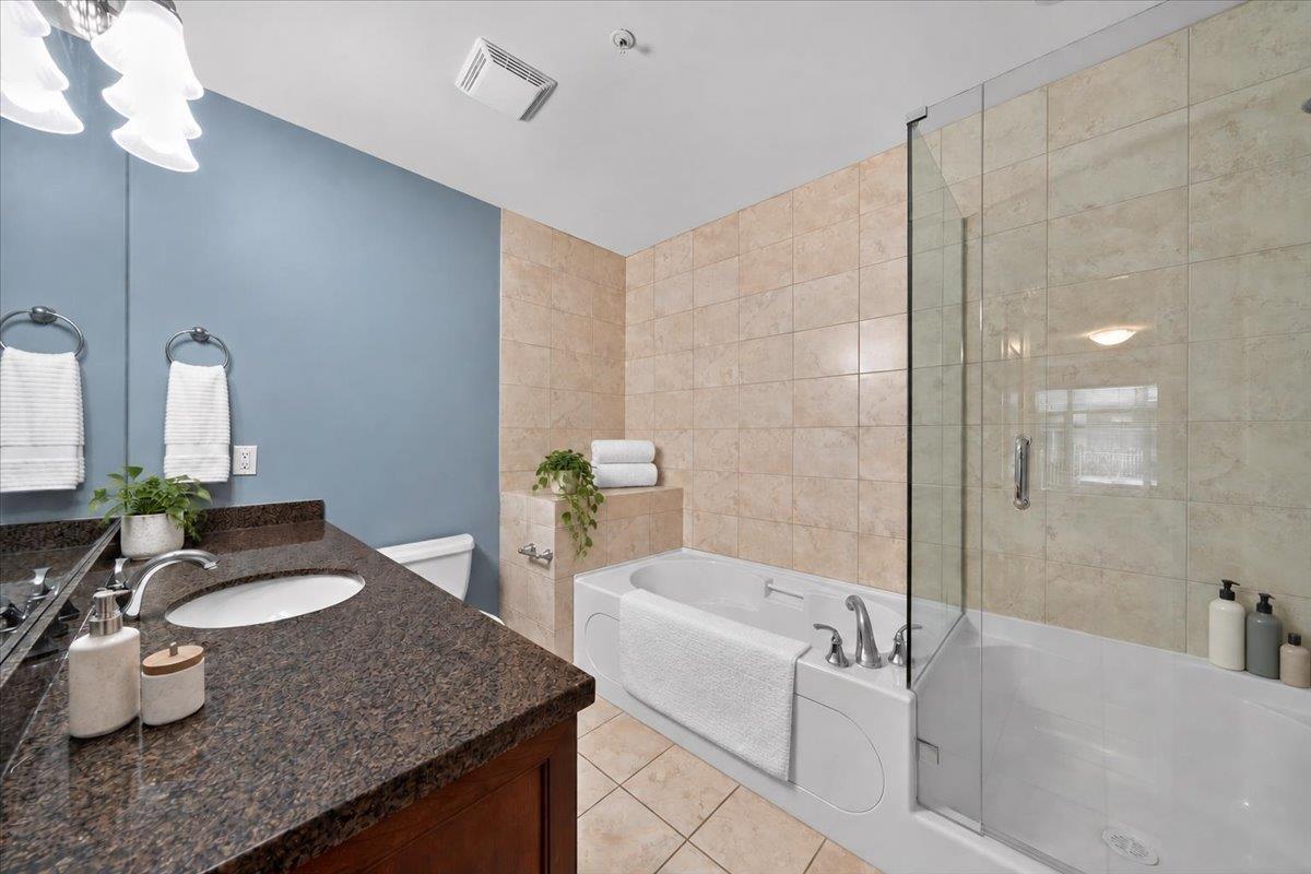 102 15164 Prospect Avenue, White Rock, British Columbia  V4B 3B9 - Photo 17 - R3165659