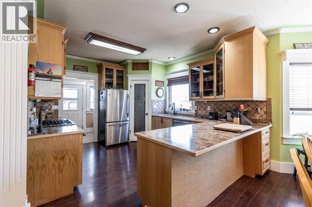 1061 Ross Street Se, Medicine Hat, Alberta  T1A 0Y2 - Photo 5 - A2309614