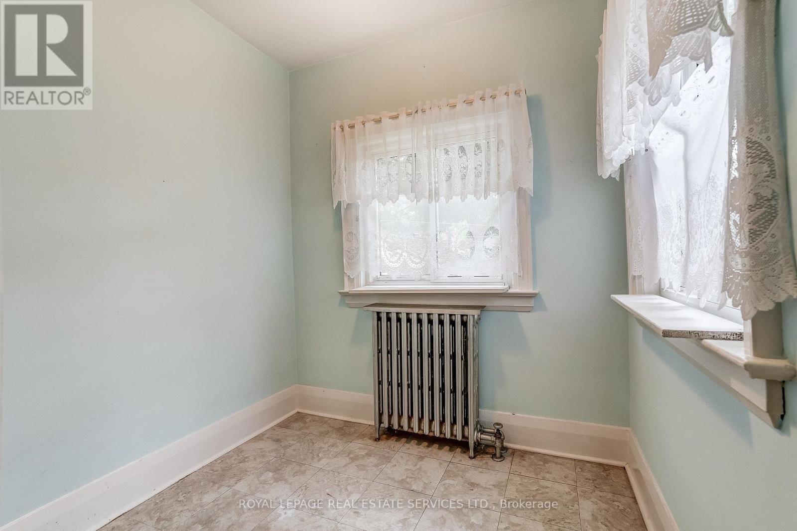 15 Oakview Avenue, Toronto, Ontario  M6P 3J3 - Photo 11 - W13787070