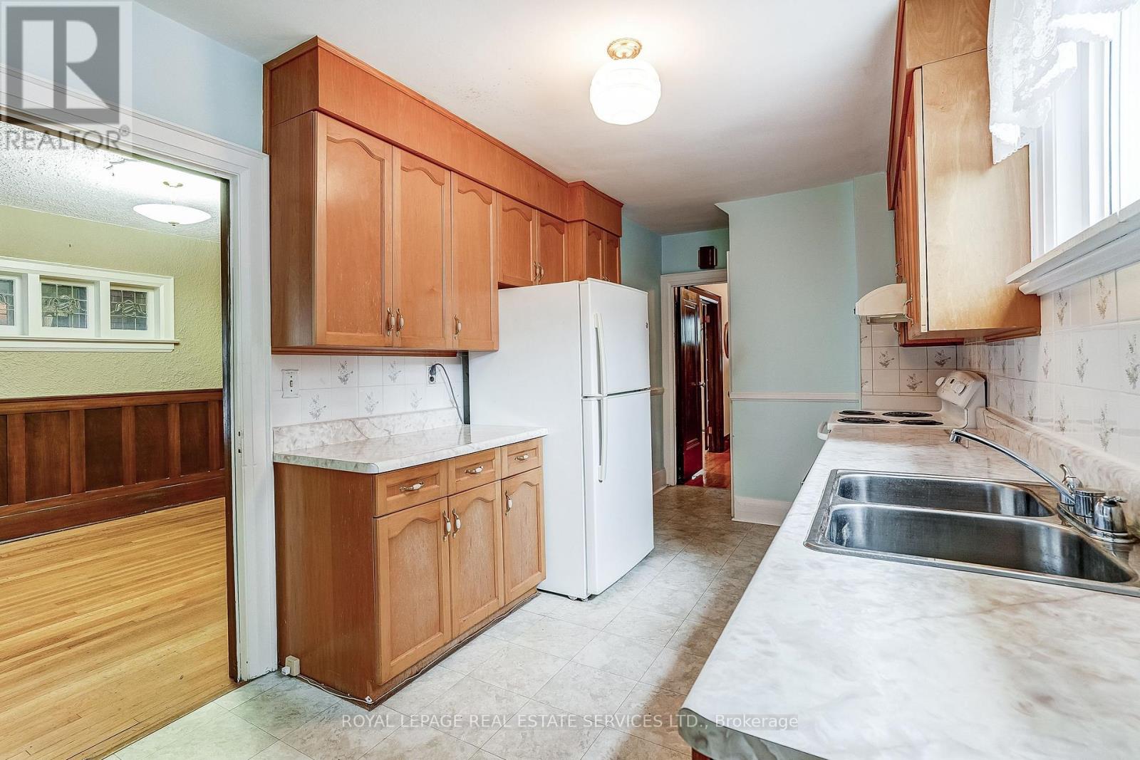 15 Oakview Avenue, Toronto, Ontario  M6P 3J3 - Photo 14 - W13787070