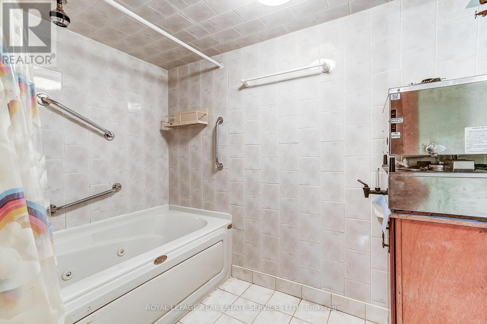 15 Oakview Avenue, Toronto, Ontario  M6P 3J3 - Photo 31 - W13787070