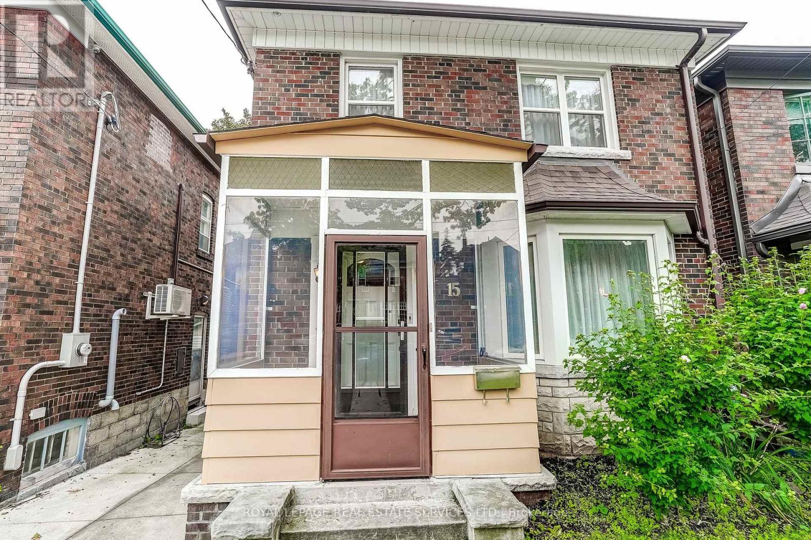 15 Oakview Avenue, Toronto, Ontario  M6P 3J3 - Photo 4 - W13787070