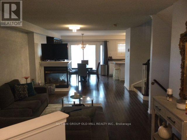 3926 Beechnut Row, Mississauga, Ontario  L5N 6X3 - Photo 3 - W13787148