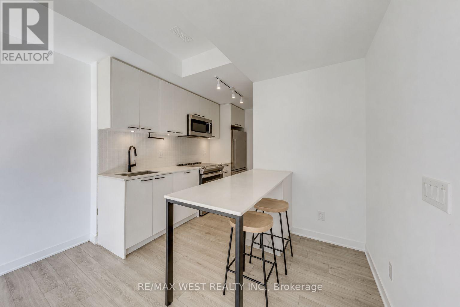 3 - 40 Ed Clark Gardens Boulevard, Toronto, Ontario  M6N 0B5 - Photo 11 - W13787204