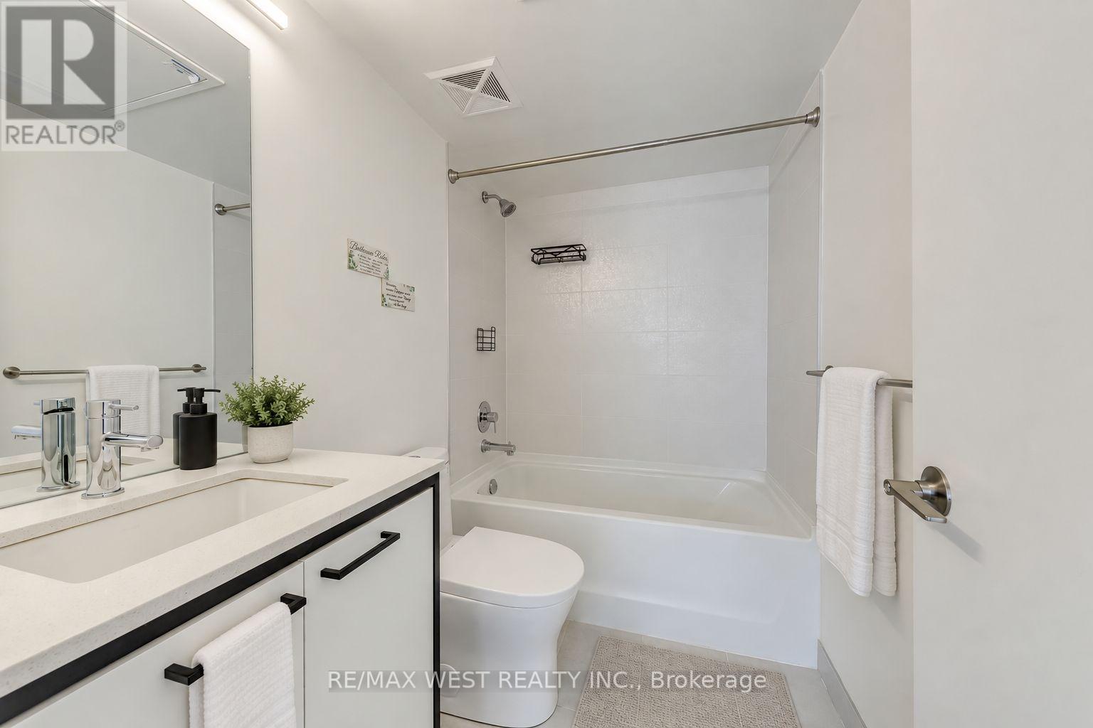 3 - 40 Ed Clark Gardens Boulevard, Toronto, Ontario  M6N 0B5 - Photo 21 - W13787204