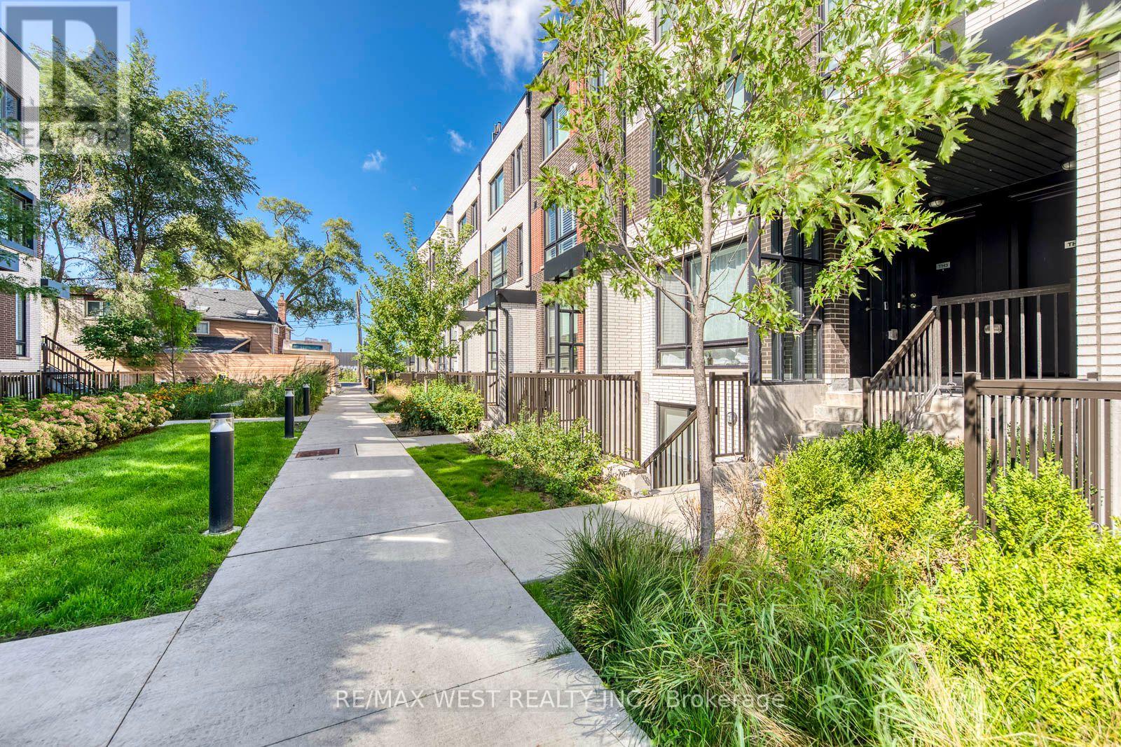 3 - 40 Ed Clark Gardens Boulevard, Toronto, Ontario  M6N 0B5 - Photo 4 - W13787204
