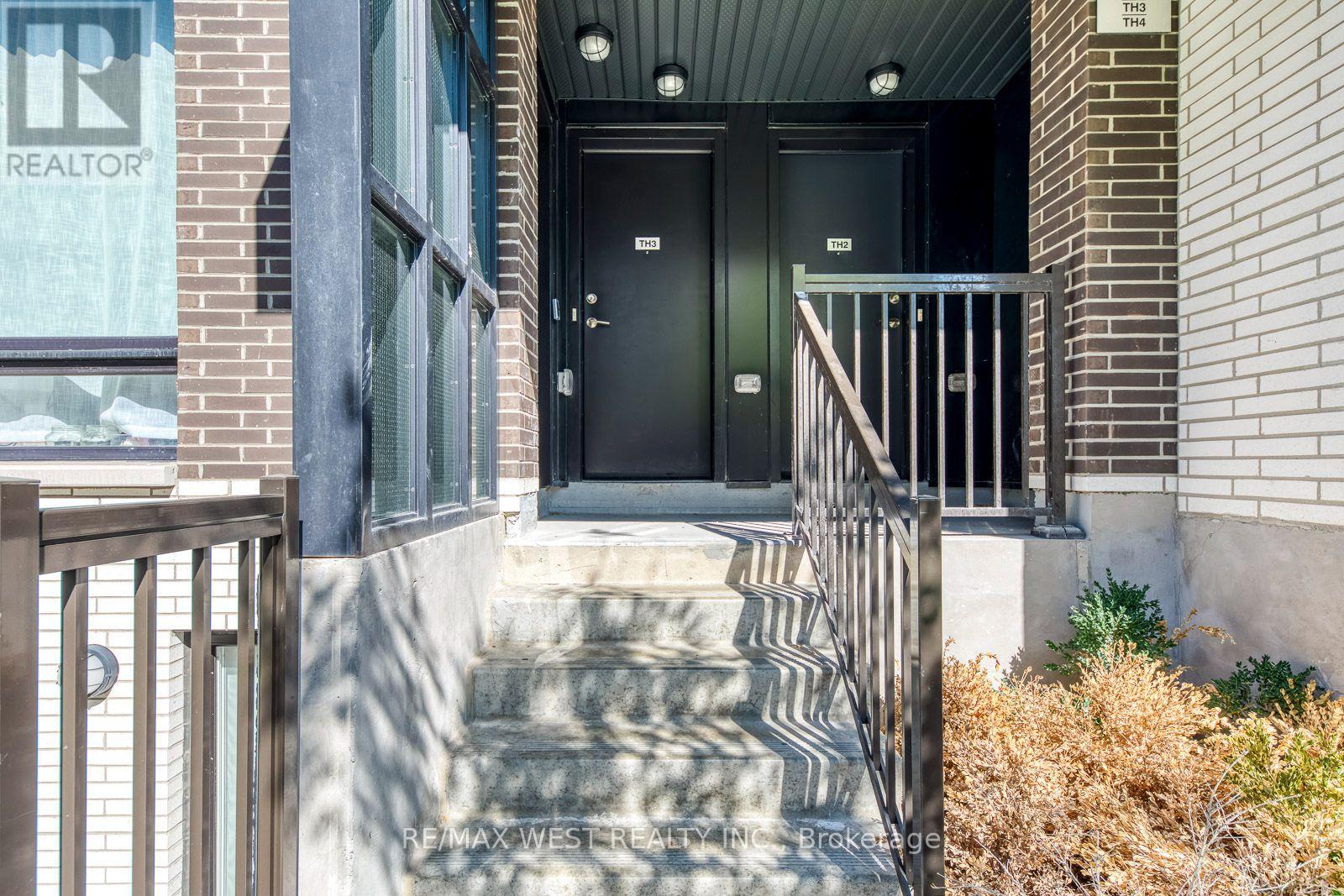 3 - 40 Ed Clark Gardens Boulevard, Toronto, Ontario  M6N 0B5 - Photo 5 - W13787204