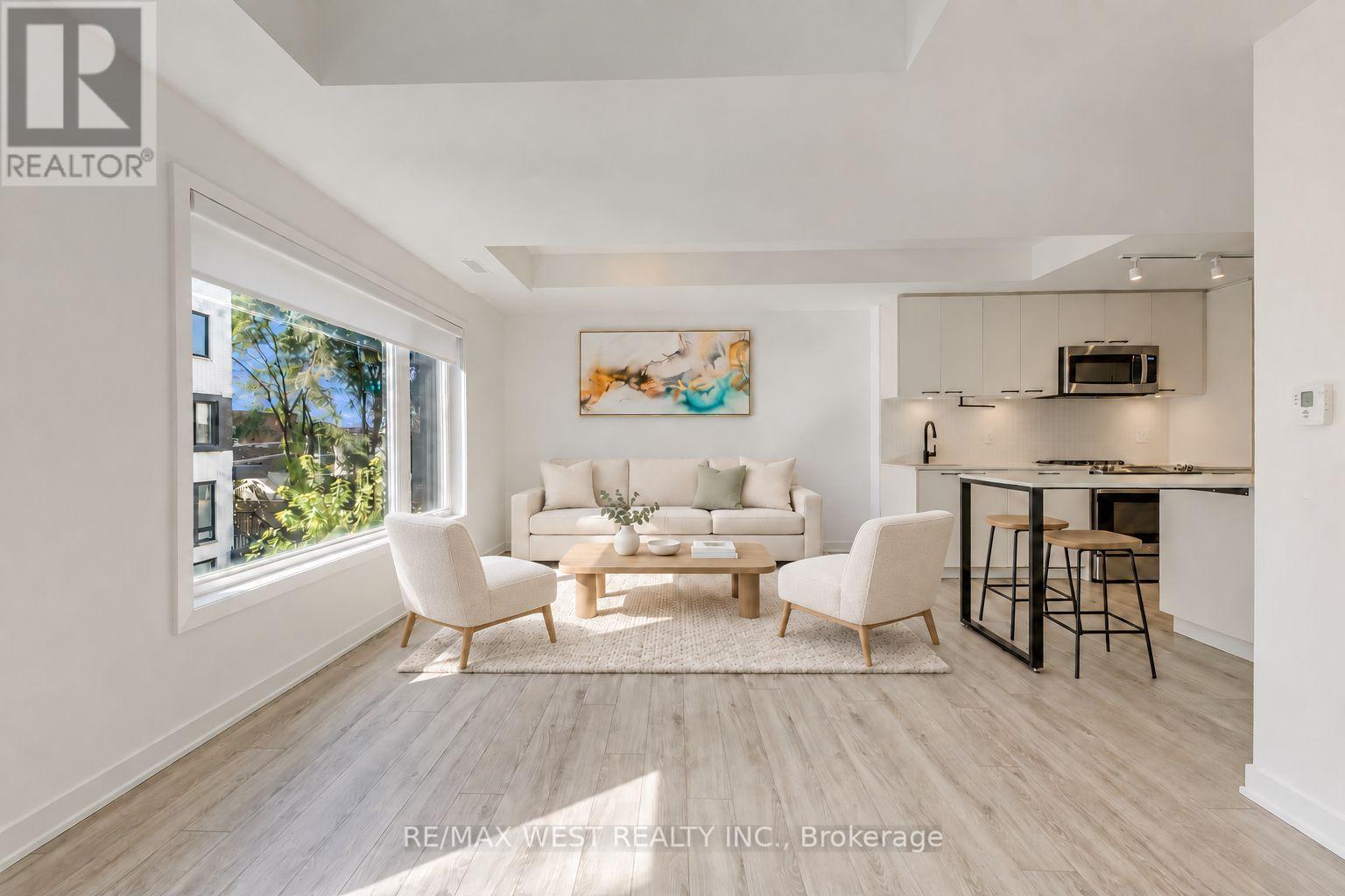 3 - 40 Ed Clark Gardens Boulevard, Toronto, Ontario  M6N 0B5 - Photo 6 - W13787204