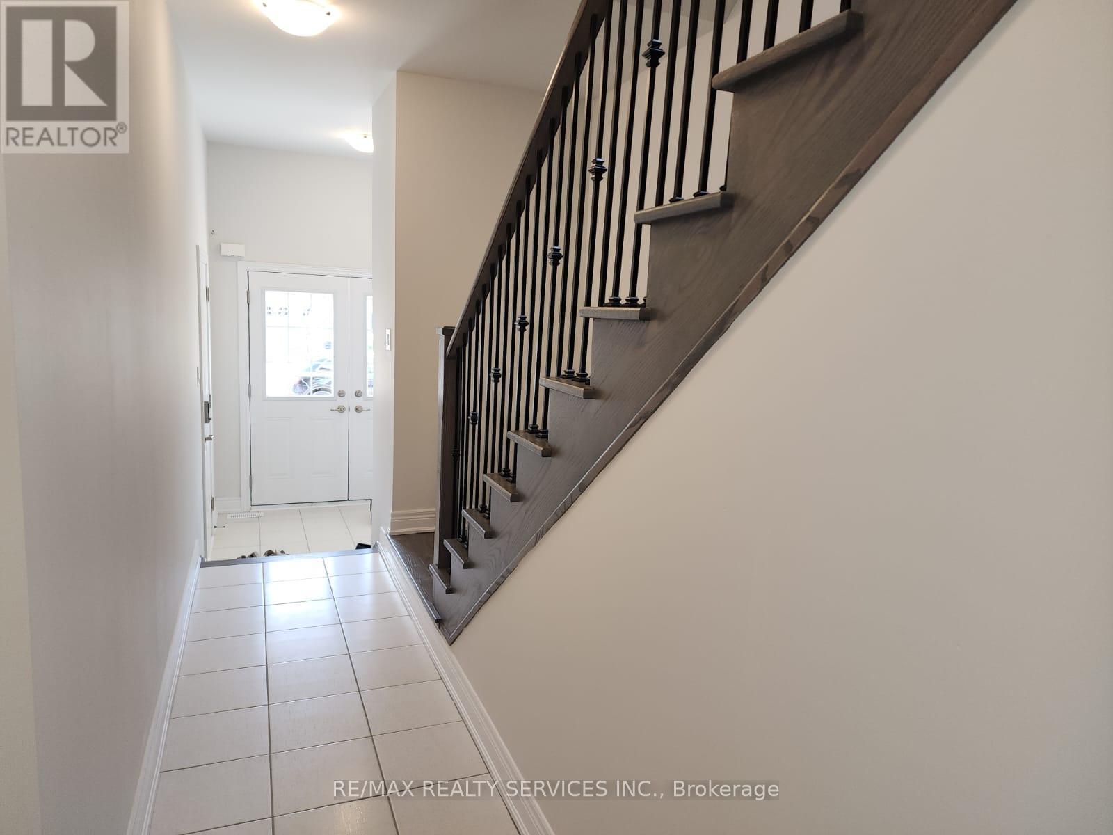 46 Branigan Crescent, Halton Hills, Ontario  L7G 0N1 - Photo 3 - W13787206