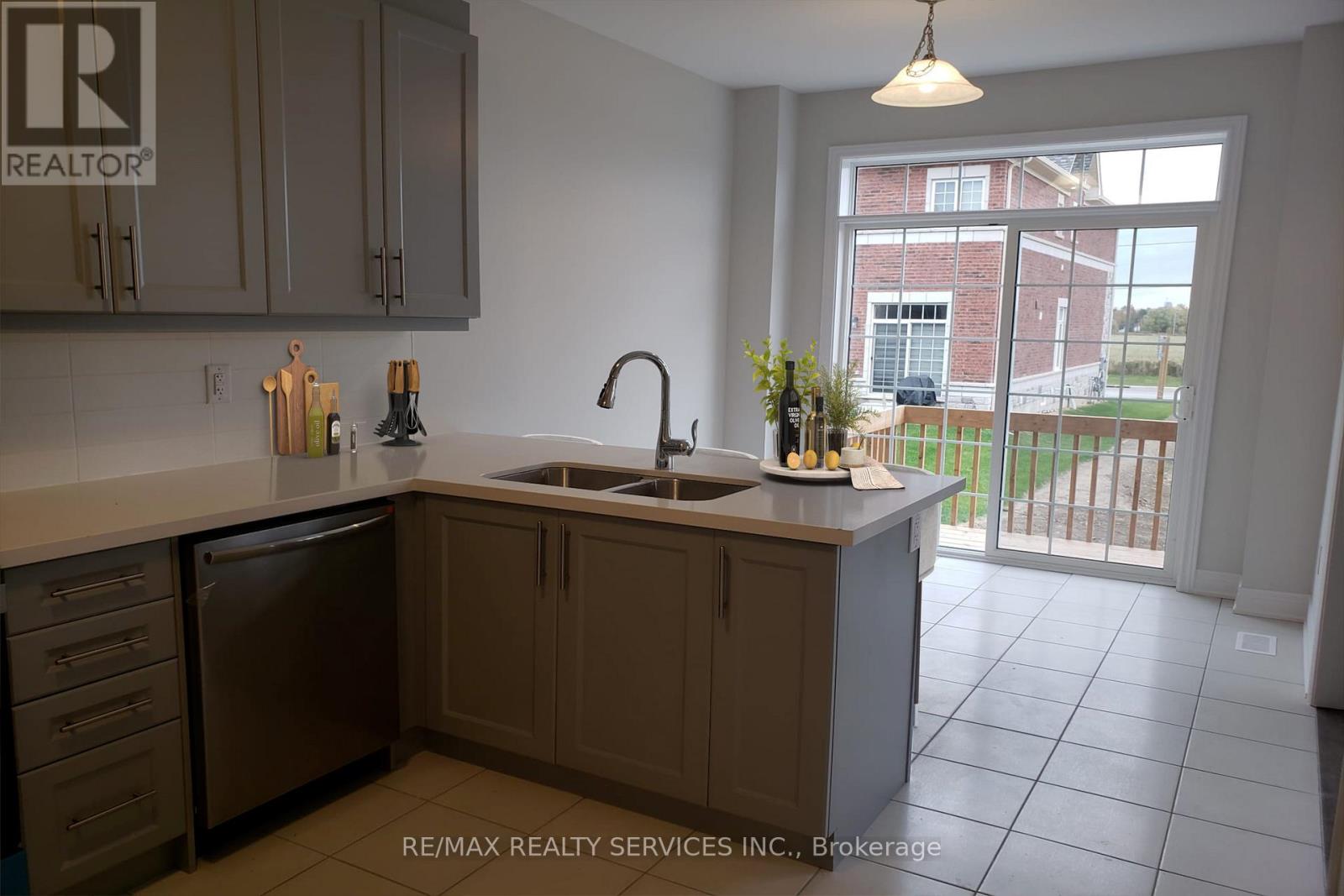 46 Branigan Crescent, Halton Hills, Ontario  L7G 0N1 - Photo 7 - W13787206