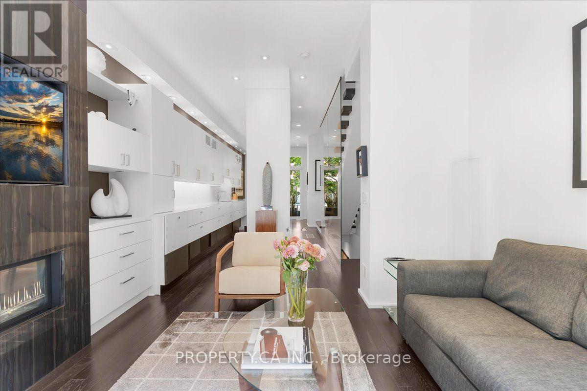 244 Manning Avenue, Toronto, Ontario  M6J 2K7 - Photo 13 - C13784566