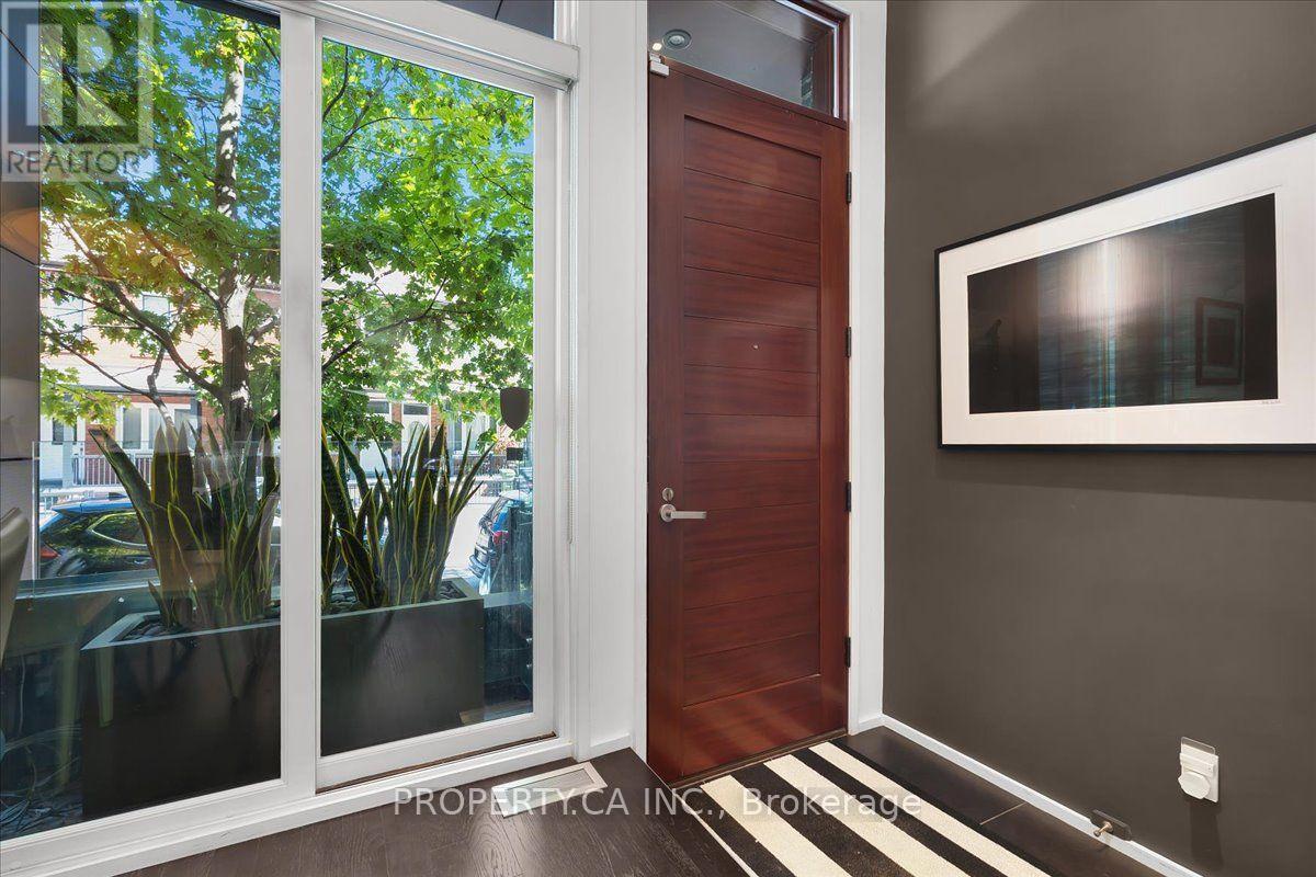 244 Manning Avenue, Toronto, Ontario  M6J 2K7 - Photo 4 - C13784566