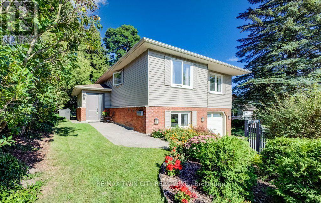 12 Cobblestone Street, Kitchener, Ontario  N2P 1T7 - Photo 3 - X13787126