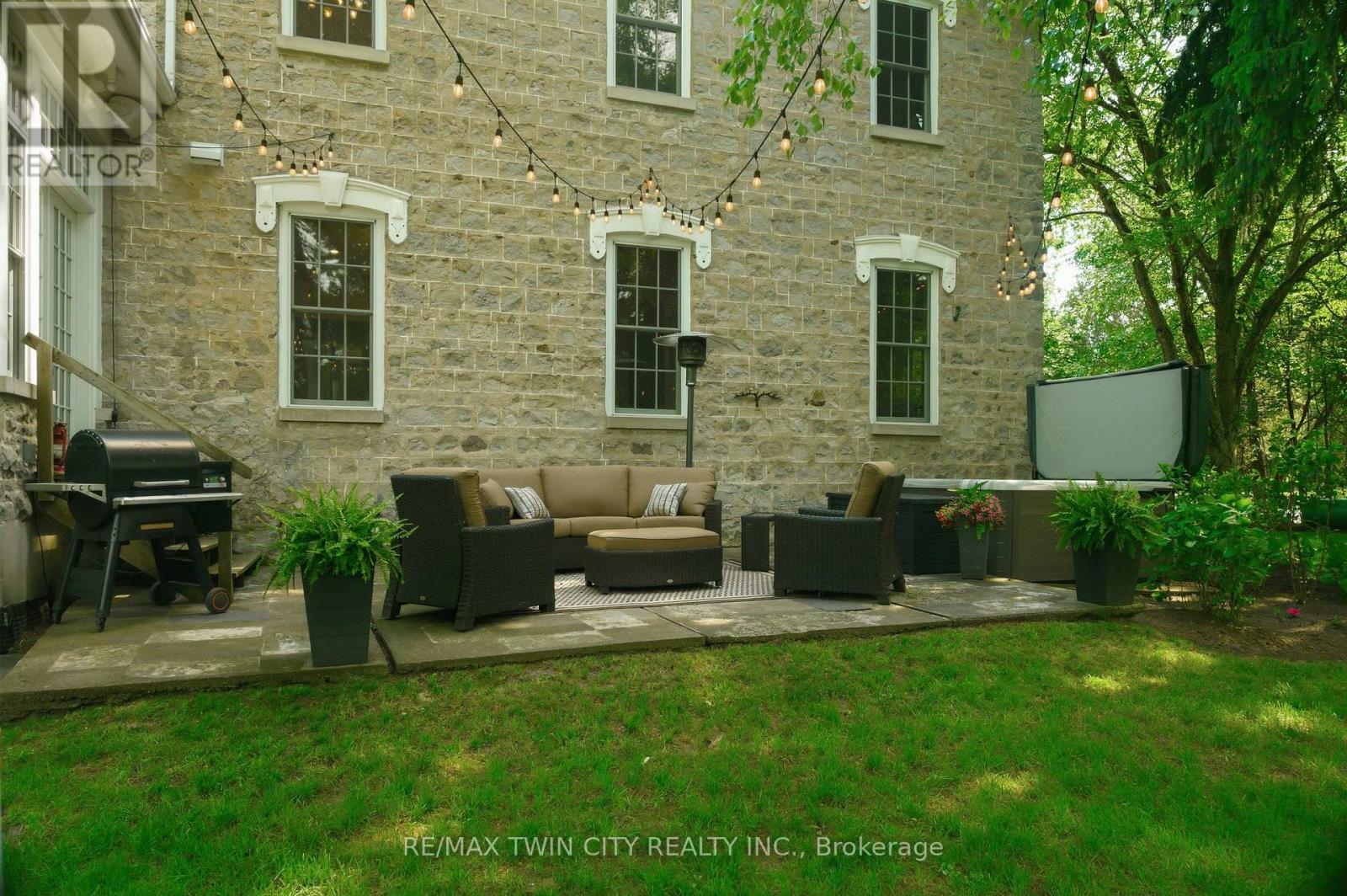 25 Dunbar Street, Brant, Ontario  N0B 1W0 - Photo 46 - X13787162