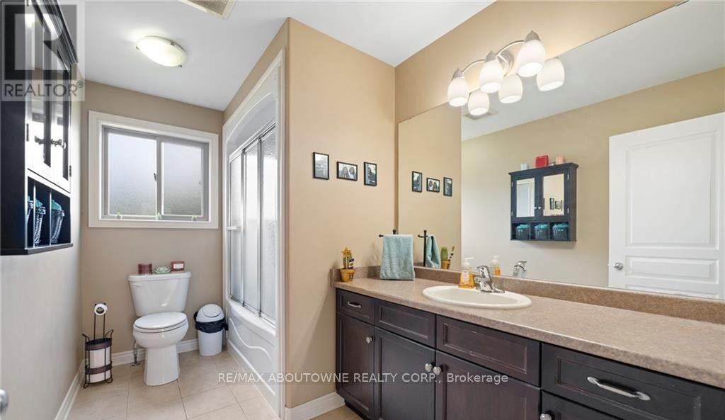 4015 Weinbrenner Road, Niagara Falls, Ontario  L2G 7X9 - Photo 11 - X13787218