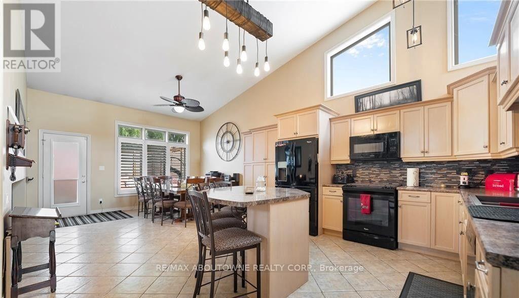 4015 Weinbrenner Road, Niagara Falls, Ontario  L2G 7X9 - Photo 7 - X13787218