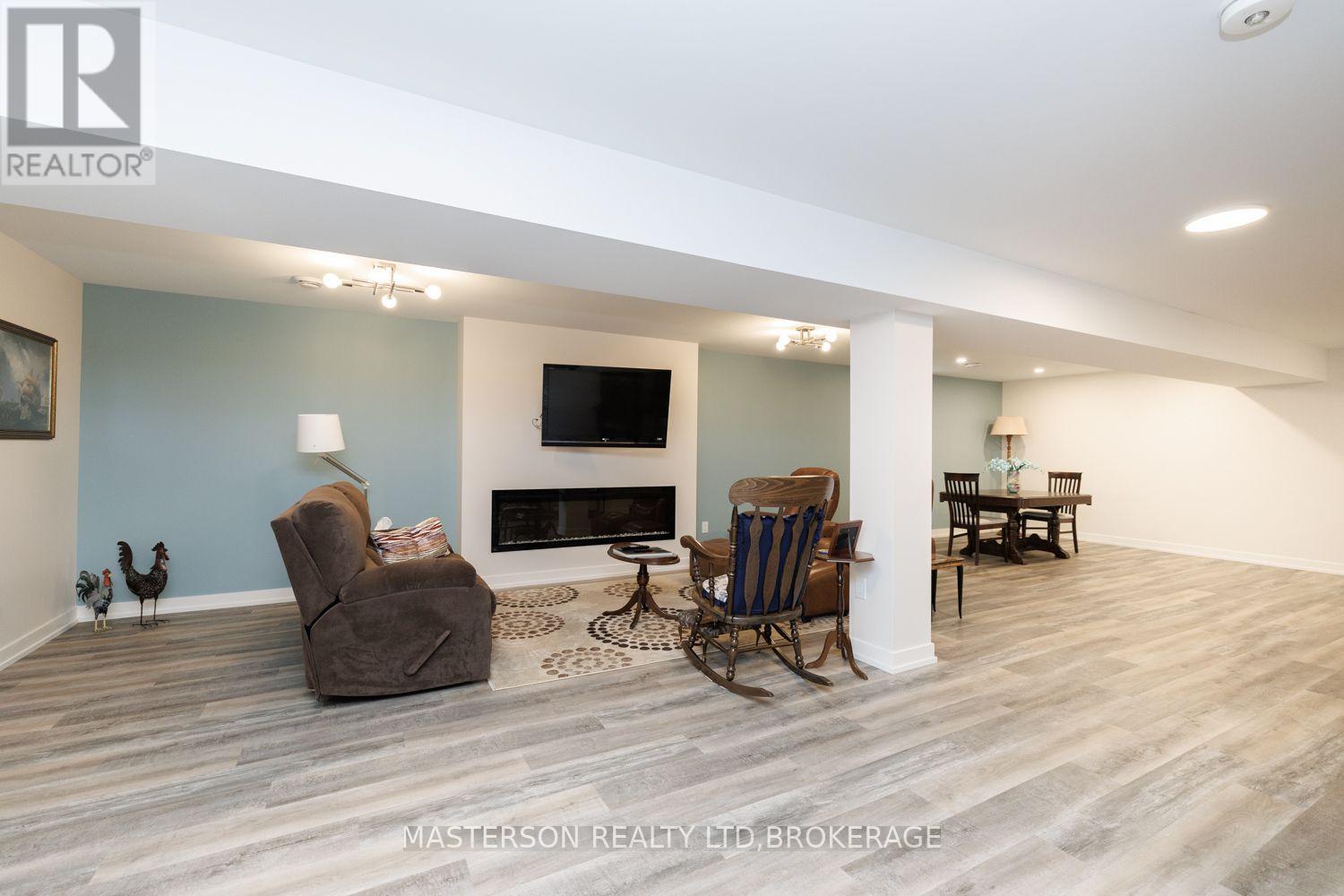 9373 Madison Crescent, Niagara Falls, Ontario  L2H 0M3 - Photo 26 - X13784086