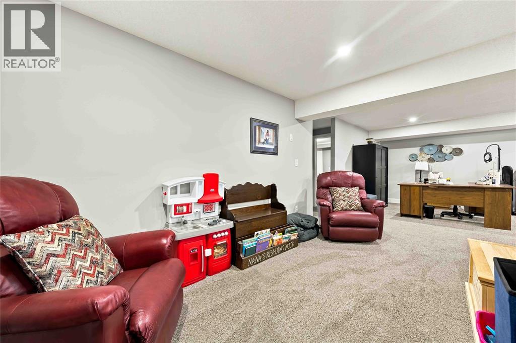 740 Remington Court, Sarnia, Ontario  N7S 0C4 - Photo 30 - 26022331