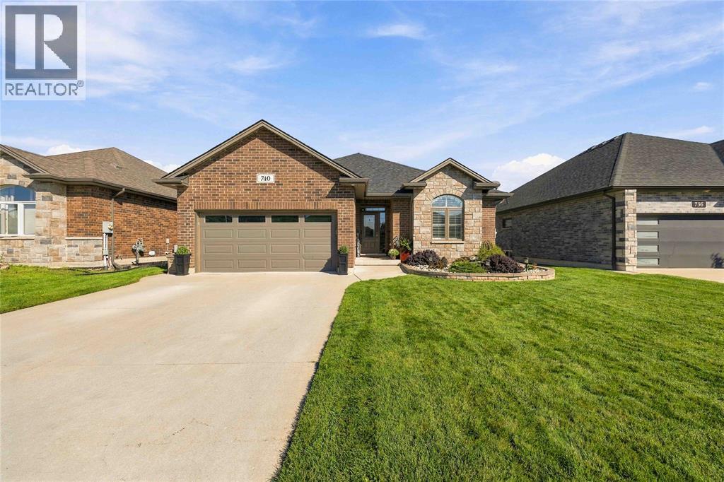 740 REMINGTON COURT, Sarnia, Ontario