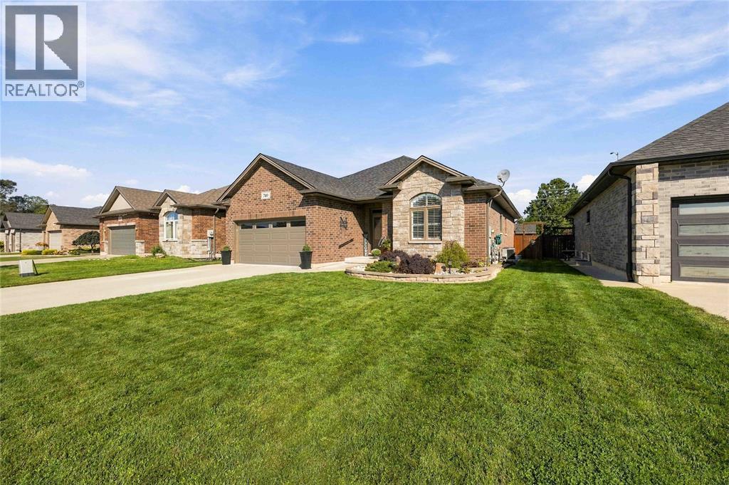 740 Remington Court, Sarnia, Ontario  N7S 0C4 - Photo 3 - 26022331