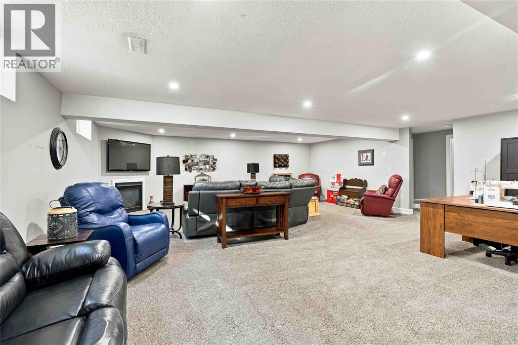 740 Remington Court, Sarnia, Ontario  N7S 0C4 - Photo 25 - 26022331