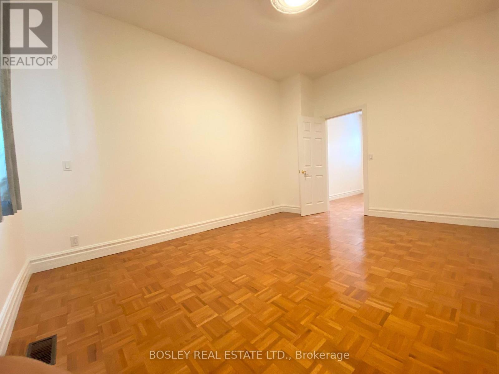 Main - 260 Ossington Avenue, Toronto, Ontario  M6J 3A2 - Photo 9 - C13782108