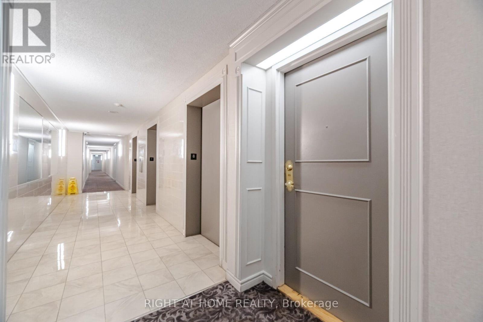 816 - 155 Hillcrest Avenue, Mississauga, Ontario  L5B 3Z2 - Photo 28 - W13777470